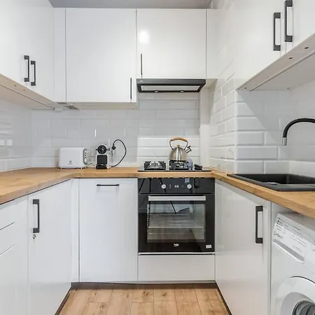 아파트 Uroczy 2 - 10 Min Do Morza! 그단스크